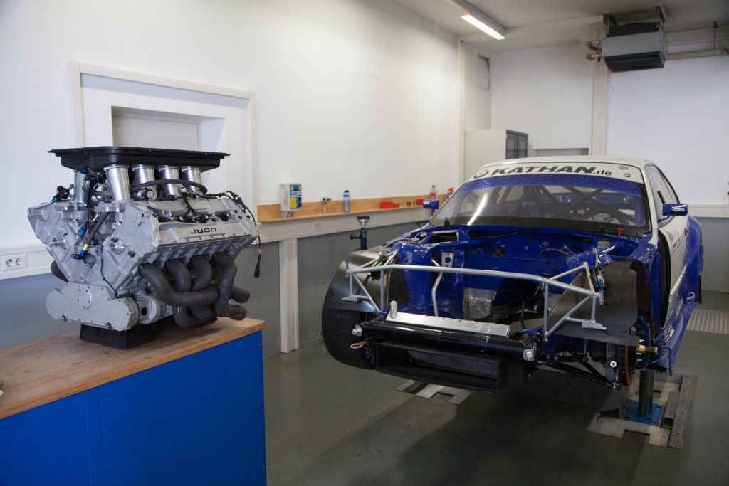 Vom Rolling Chassis wieder zur Teilnahme beim Goodwood Festival of Speed neu aufgebauter BMW 320 Judd V8