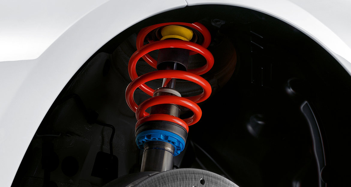 Die BMW M Fahrwerk Komponenten unterscheiden sich dabei zu den bekannten KW Gewindefahrwerken, dass sie über eine andere Federfarbe und über eine angepasste stufenlose Tieferlegung verfügen.