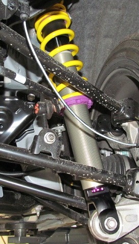 Detailaufnahme eines eingebauten KW Gewindefahrwerk in einem Mazda MX5